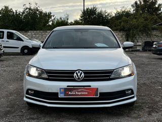 Volkswagen Jetta foto 2