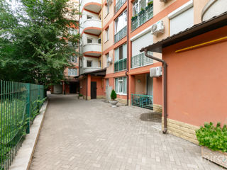 Apartament cu 2 camere, 74 m², Botanica, Chișinău foto 11