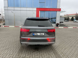 Audi Q7 foto 8