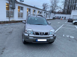 Nissan X-Trail foto 1