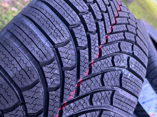 Bridgestone 215/50 R17 зима / iarna foto 3