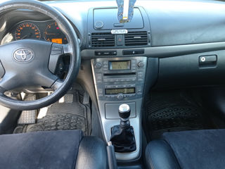 Toyota Avensis foto 4