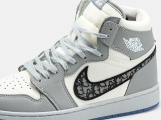 Nike Air Jordan 1 Retro High x Dior Unisex foto 2