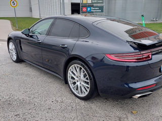 Porsche Panamera foto 8