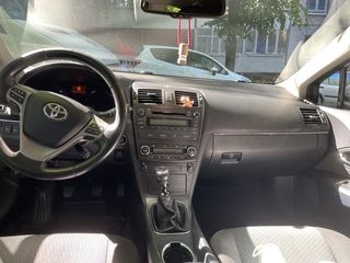 Toyota Avensis foto 7