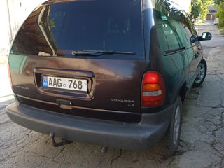 Dodge Caravan foto 3