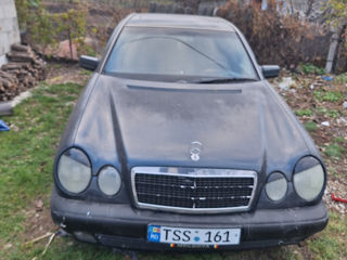 Mercedes E-Class foto 4