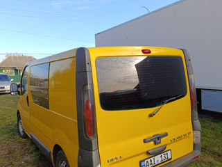 Opel Vivaro foto 2