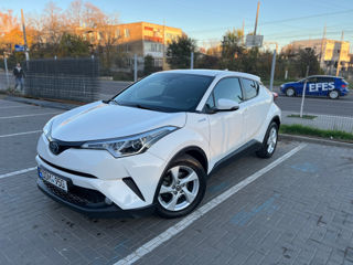 Toyota C-HR foto 2