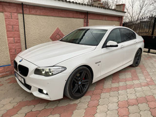 BMW 5 Series foto 2