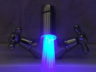 Насадка-радуга(эконом)-подсветка воды на смеситель.