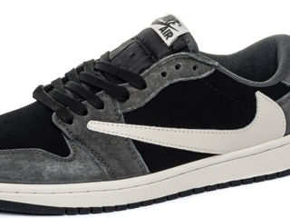 Nike Air Jordan 1 Retro Low x Travis Scott Grey foto 2