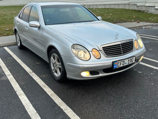 Mercedes E-Class foto 8