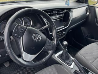 Toyota Auris фото 6