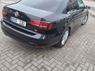 Volkswagen Jetta foto 5