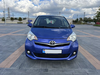 Toyota Verso-S foto 2