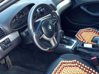 BMW 3 Series Touring foto 4