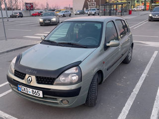 Renault Clio foto 2