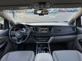 KIA Carnival foto 12