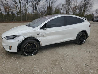 Tesla Model X foto 2