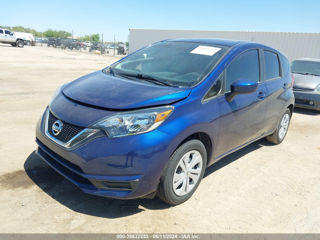 Nissan Versa foto 2