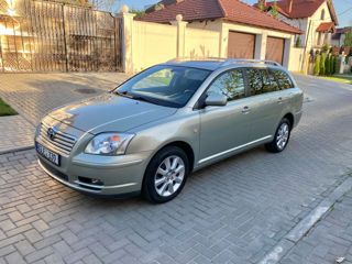 Toyota Avensis foto 3