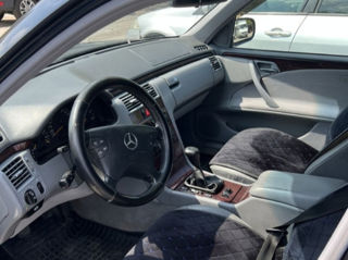 Mercedes E-Class foto 2