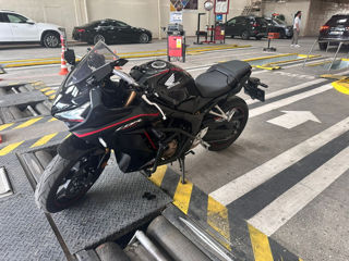 Honda CBR 650R foto 2