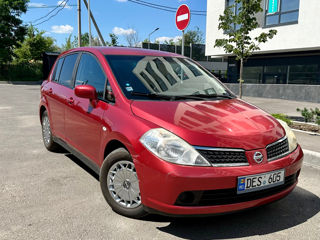 Nissan Tiida foto 2