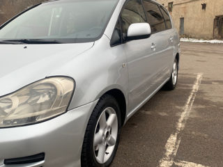 Toyota Avensis Verso