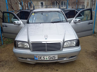 Mercedes C-Class foto 10