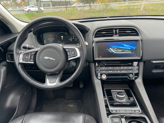 Jaguar F-PACE foto 8