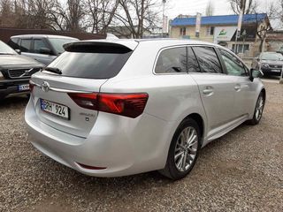 Toyota Avensis foto 4