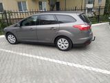 Ford Focus Wagon foto 2