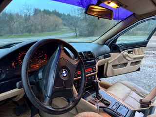 BMW 5 Series foto 7