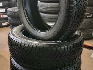 Cauciucuri de iarna 4 bucăți 235/65R18 Michelin  stare ideala