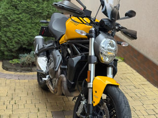 Ducati Monster 821 foto 1