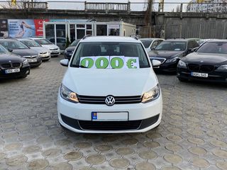 Volkswagen Touran foto 2