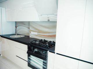Bucătărie modernă cu textură lucioasă ( la comandă ) foto 5
