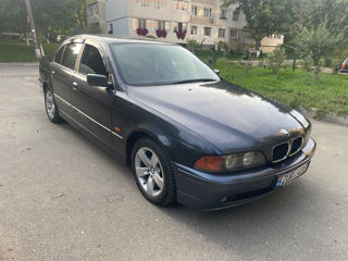 BMW 5 Series foto 2