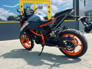 KTM 390 Duke 24 foto 2