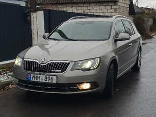 Skoda Superb foto 2