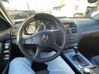 Mercedes C-Class foto 9