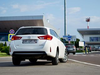 Toyota Auris in Chirie foto 4