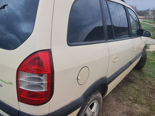 Opel Zafira foto 4