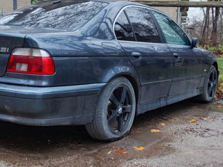 BMW 5 Series foto 6