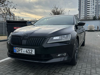 Skoda Superb foto 1