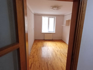 Apartament cu 3 camere, 172 m², Centru, Chișinău foto 2