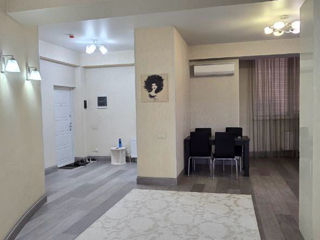 Apartament cu 2 camere, 80 m², Botanica, Chișinău foto 4