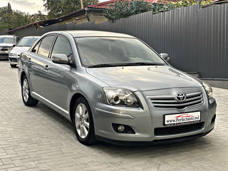 Toyota Avensis foto 2